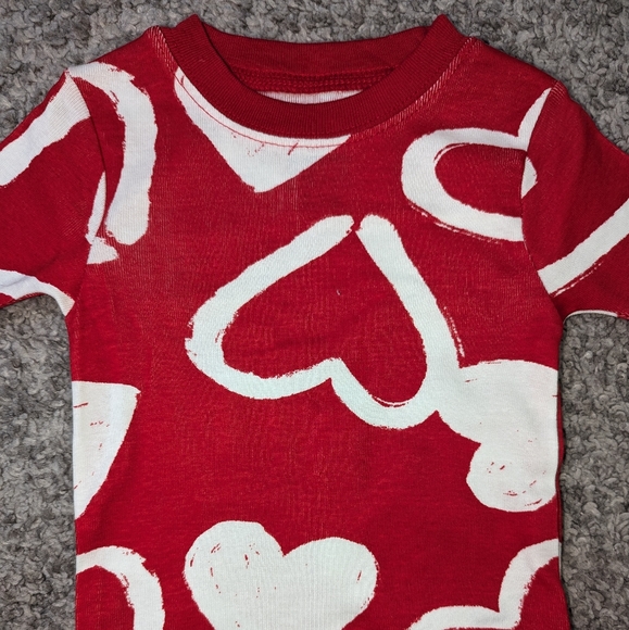 2/$20. Carter's 2pc heart pjs. BNWT. Valentines. Red and white. - Picture 2 of 3